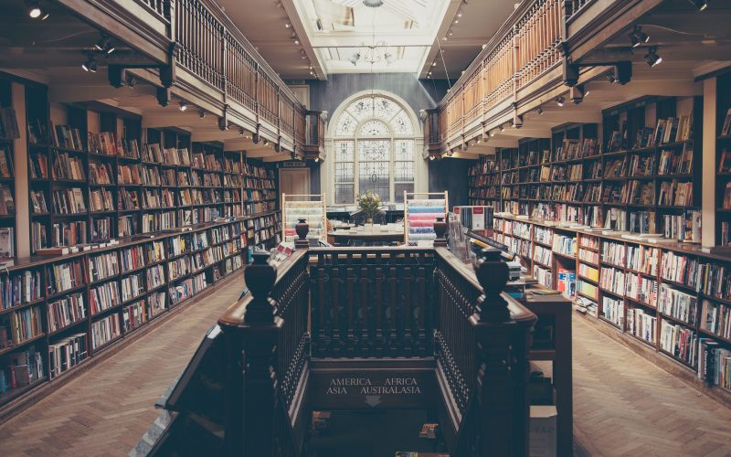 library-869061_1920.jpg